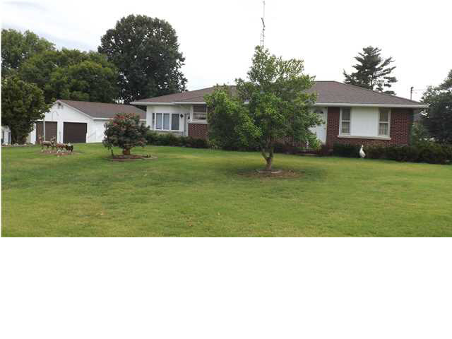 2205 Vienna Dr, Ferdinand, IN 47532 photo 1