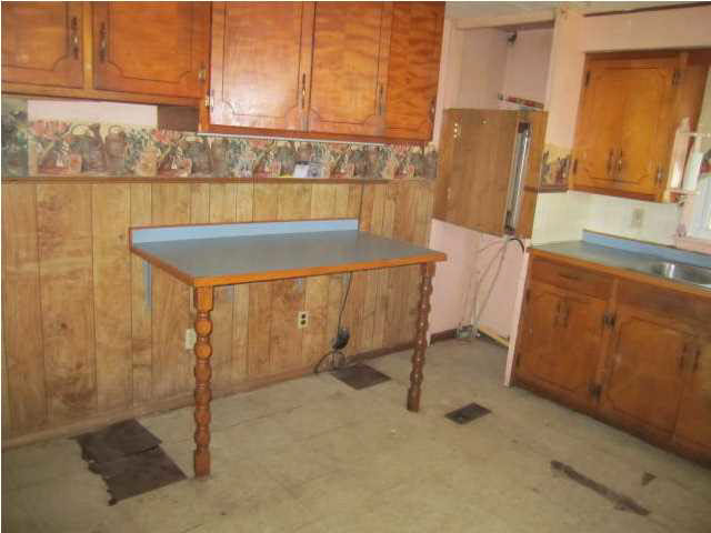 205 W 4th St, Huntingburg, IN 47542 photo 15