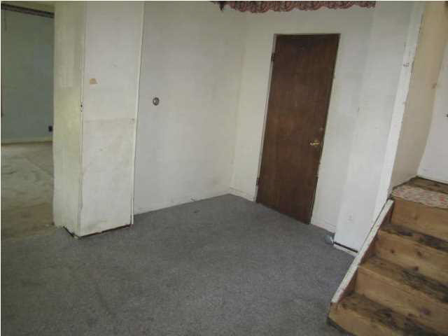 205 W 4th St, Huntingburg, IN 47542 photo 8