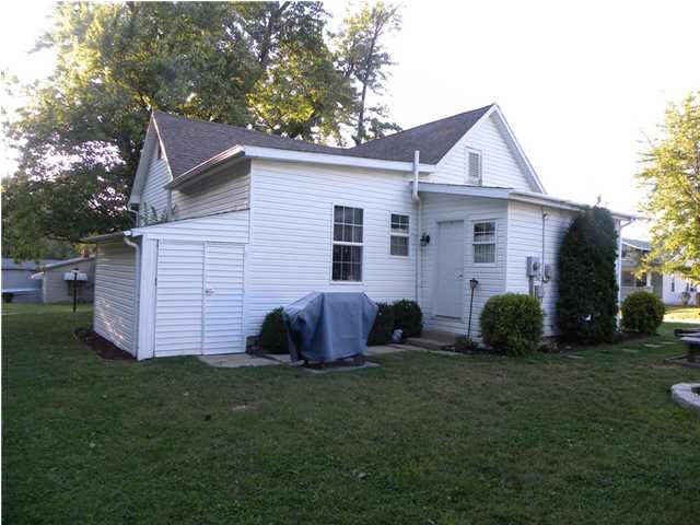 920 N West St, Princeton, IN 47670 photo 9