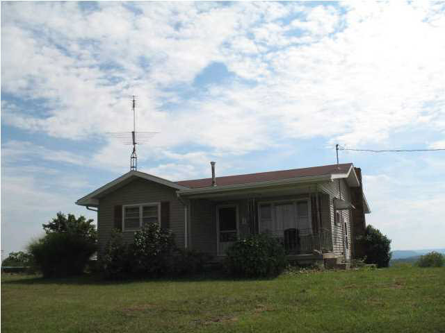 16473 Unicorn Rd, Cannelton, IN 47520 photo 1