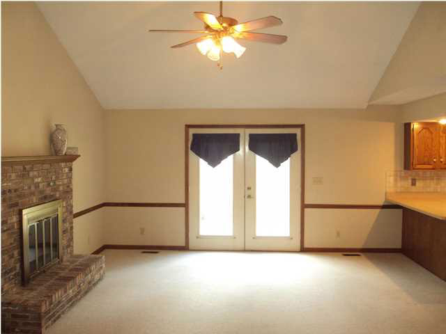 8212 Lake Terrace Dr, Evansville, IN 47715 photo 10