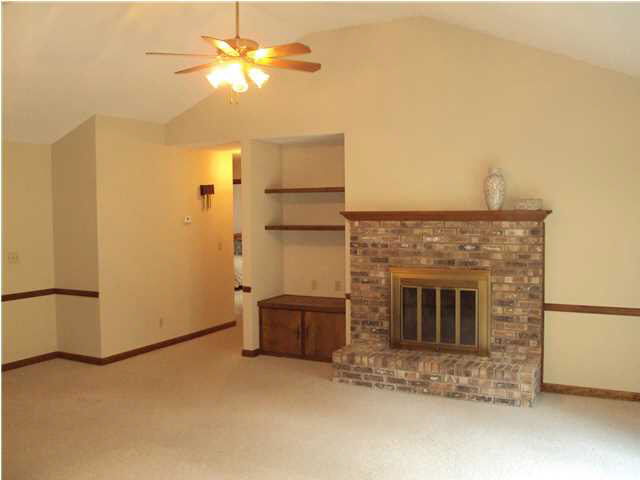 8212 Lake Terrace Dr, Evansville, IN 47715 photo 9