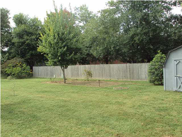 8212 Lake Terrace Dr, Evansville, IN 47715 photo 5