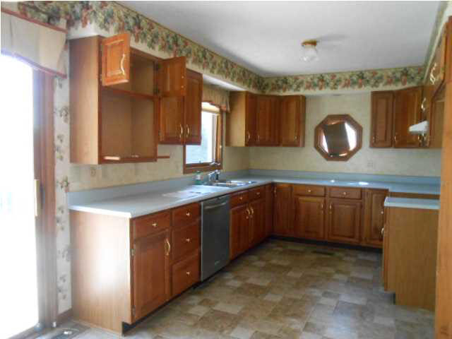 1749 E Heather Ln, Vincennes, IN 47591 photo 2