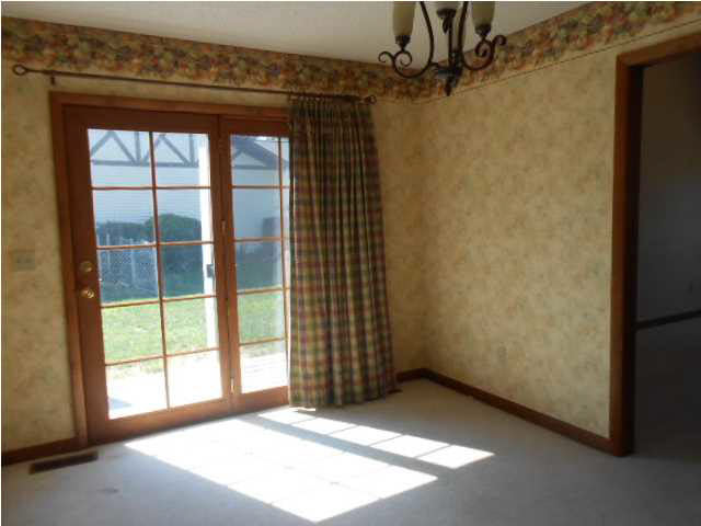 1749 E Heather Ln, Vincennes, IN 47591 photo 3