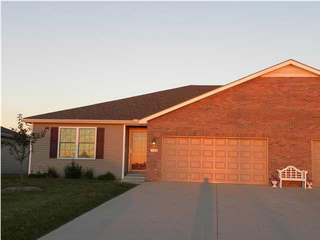 600 S Ninth Ave, Haubstadt, IN 47639 photo 1