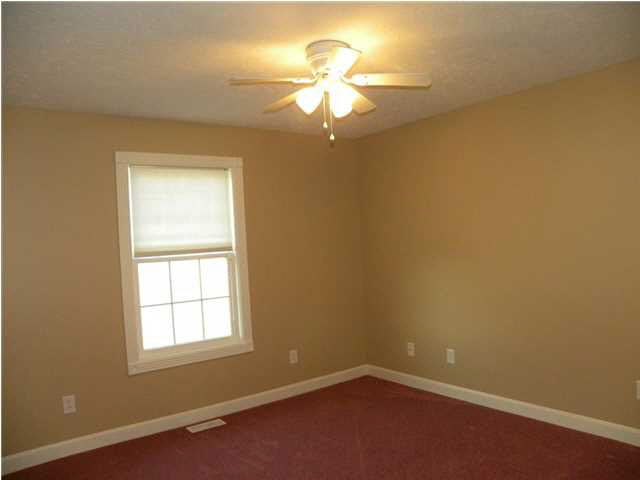 600 S Ninth Ave, Haubstadt, IN 47639 photo 8