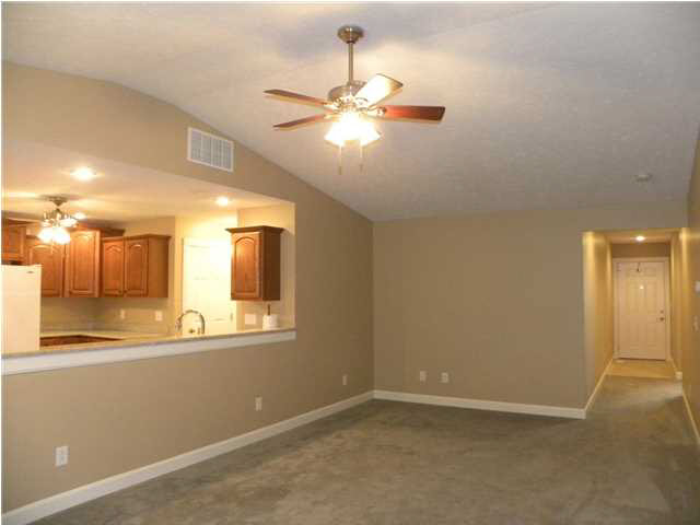 600 S Ninth Ave, Haubstadt, IN 47639 photo 2