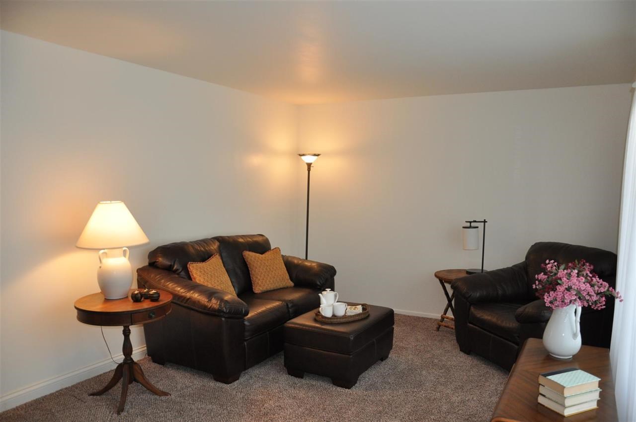 318 N Park Dr, Evansville, IN 47710 photo 2