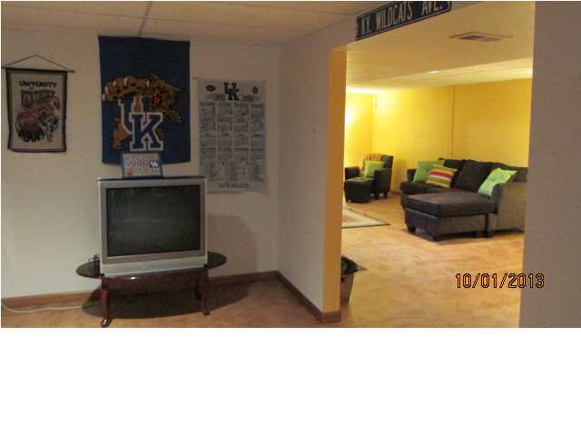 421 Lawrence Dr, Mount Vernon, IN 47620 photo 17