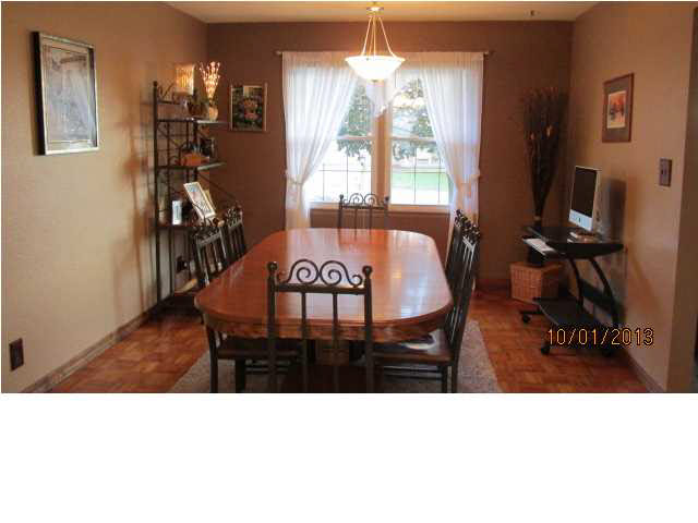 421 Lawrence Dr, Mount Vernon, IN 47620 photo 4
