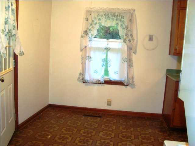 1366 Homestead Dr, Boonville, IN 47601 photo 4
