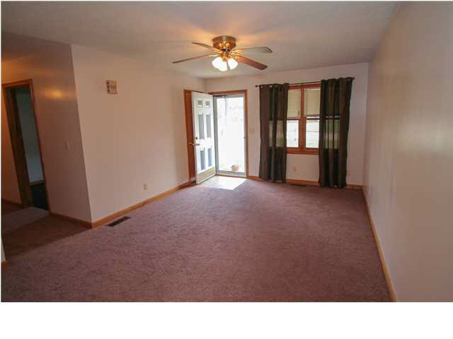 5111 Virginia Dr, Newburgh, IN 47630 photo 2