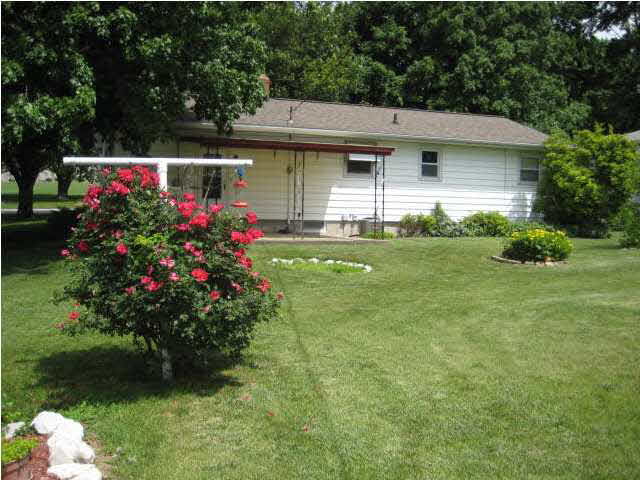 1303 NE 6th St, Washington, IN 47501 photo 8