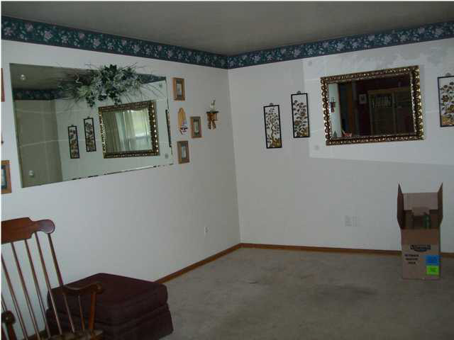 1303 NE 6th St, Washington, IN 47501 photo 3