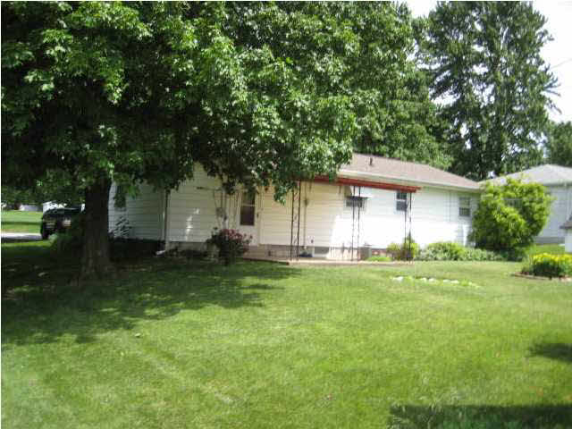 1303 NE 6th St, Washington, IN 47501 photo 9