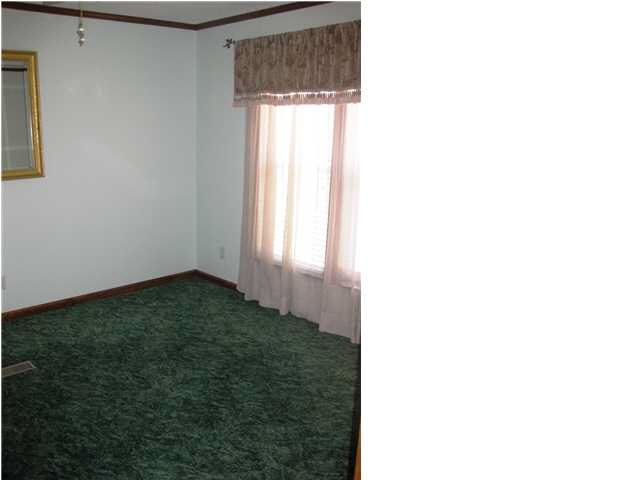 11023 Oak St, Cynthiana, IN 47612 photo 6