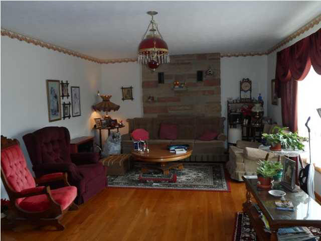 206 S Griffith St, Elnora, IN 47529 photo 7