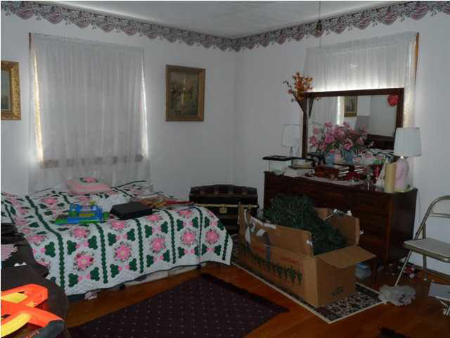 206 S Griffith St, Elnora, IN 47529 photo 10