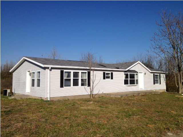 744 Lost Trail Ln, Boonville, IN 47601 photo 1