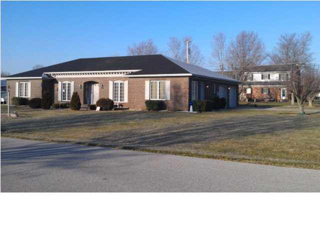 101 S Damosa Dr, Haubstadt, IN 47639 photo 4