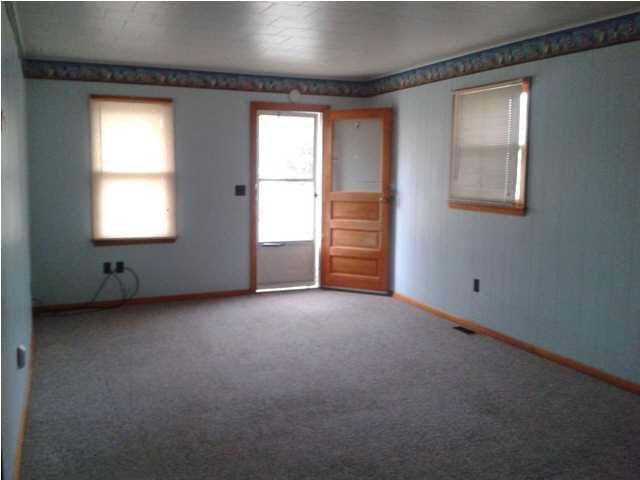 905 Maxwell Ave, Washington, IN 47501 photo 5