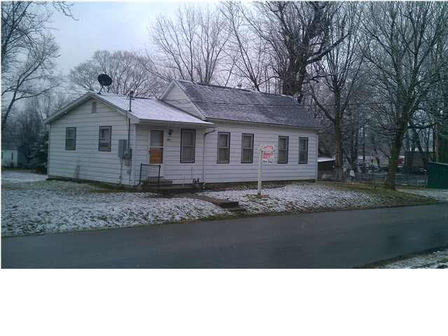 905 Maxwell Ave, Washington, IN 47501 photo 3