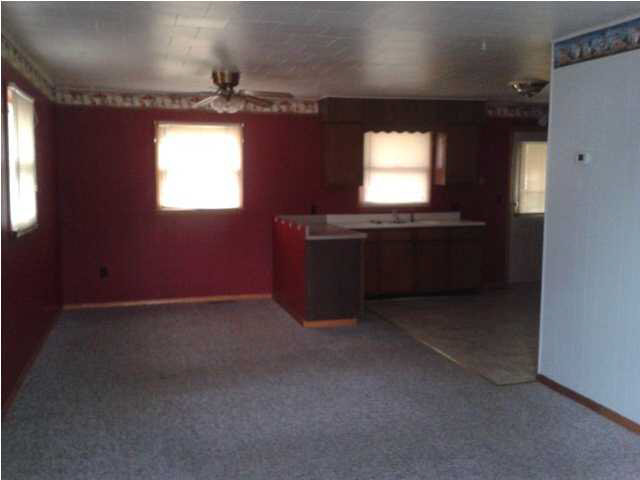 905 Maxwell Ave, Washington, IN 47501 photo 9