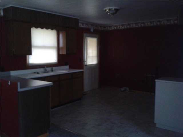 905 Maxwell Ave, Washington, IN 47501 photo 8