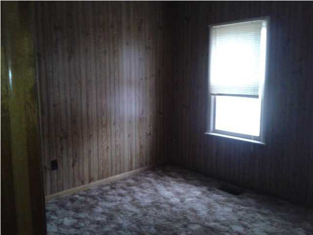 905 Maxwell Ave, Washington, IN 47501 photo 11