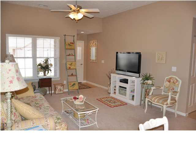 3045 Gardenia Dr, Evansville, IN 47715 photo 4