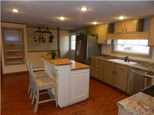 615 Mccarty Rd, Princeton, IN 47670 photo 5