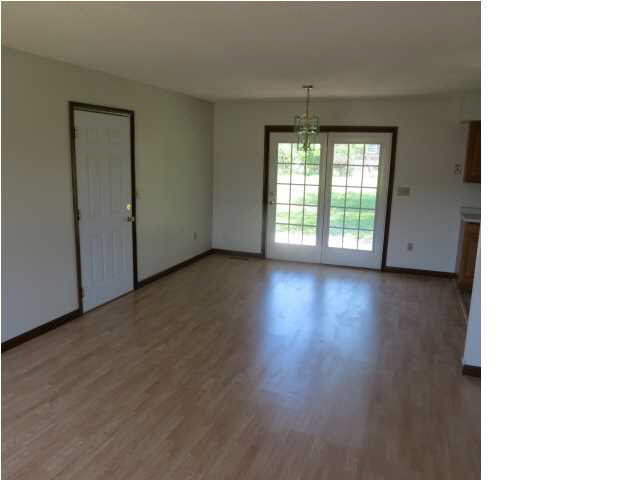 1004 Parkview Dr, Boonville, IN 47601 photo 3