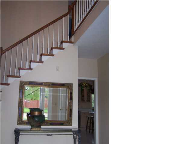 8408 Clarendon Dr, Evansville, IN 47725 photo 6