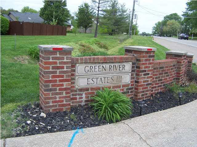 8408 Clarendon Dr, Evansville, IN 47725 photo 2