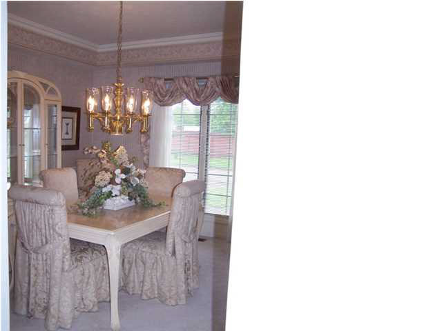 8408 Clarendon Dr, Evansville, IN 47725 photo 17