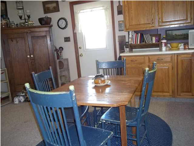 415 E George St, Washington, IN 47501 photo 8