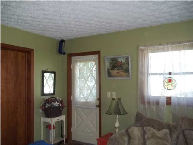 415 E George St, Washington, IN 47501 photo 2