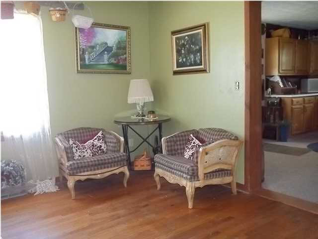 415 E George St, Washington, IN 47501 photo 4