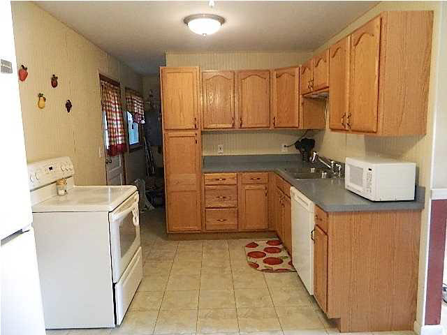 501 N First St, Chandler, IN 47610 photo 7