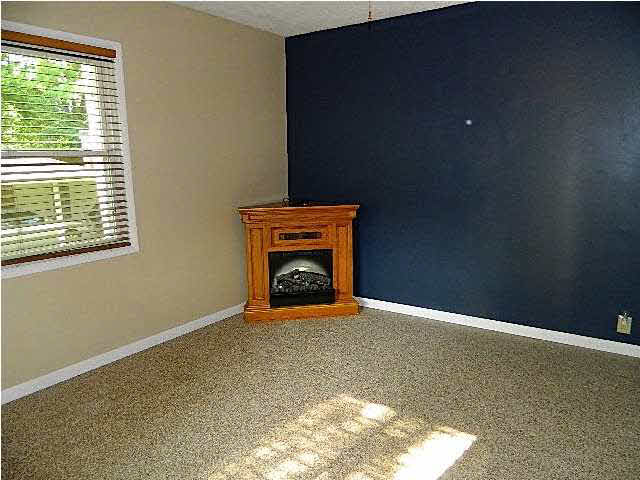 501 N First St, Chandler, IN 47610 photo 12