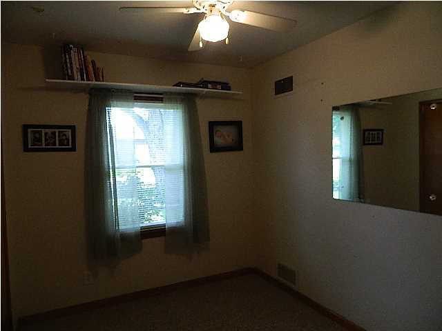 501 N First St, Chandler, IN 47610 photo 17
