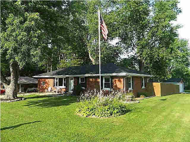 501 N First St, Chandler, IN 47610 photo 1
