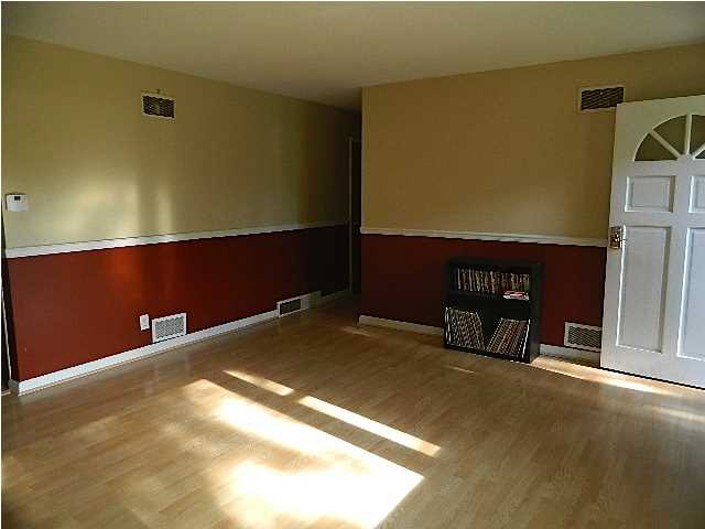 501 N First St, Chandler, IN 47610 photo 5