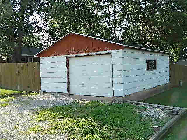 501 N First St, Chandler, IN 47610 photo 16