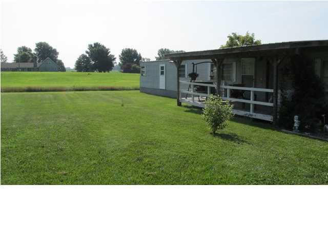 3212 N Private Road 25 E, Petersburg, IN 47567 photo 2