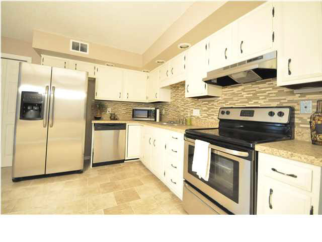 8577 Hanover Dr, Newburgh, IN 47630 photo 3