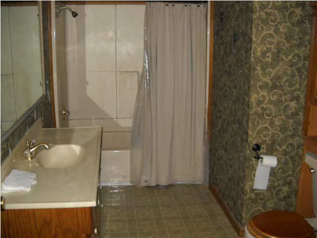 319 W North St, Boonville, IN 47601 photo 6
