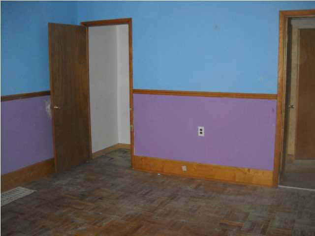 319 W North St, Boonville, IN 47601 photo 4
